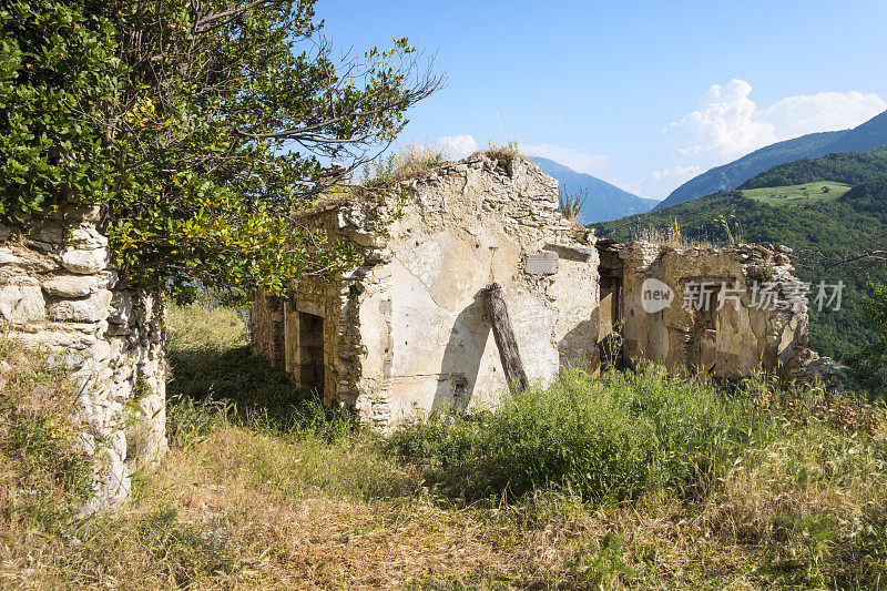 意大利，Abruzzi, pescosonesco Vecchio的老房子